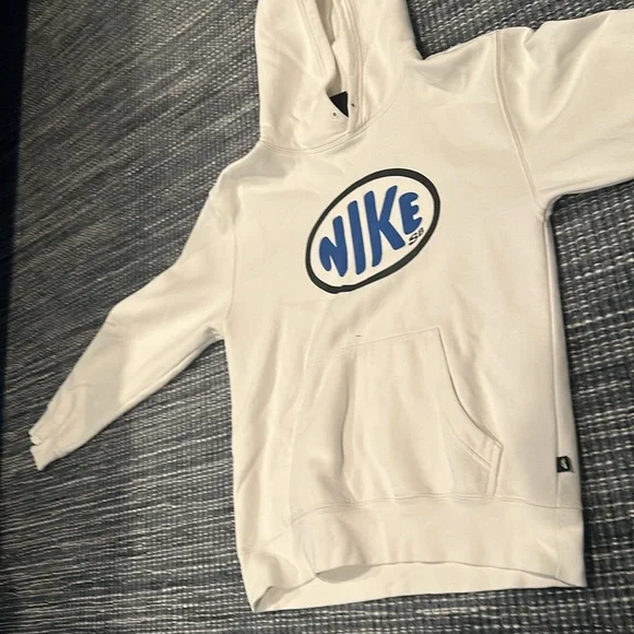 White Nike SB sweatshirt - Picture 3 of 4